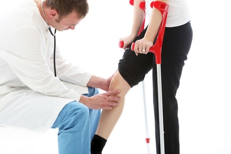 Overview of the patient's knees with knee joint arthrosis